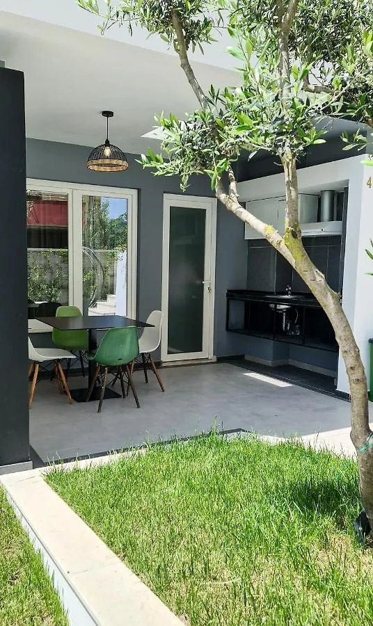 Aparthotel Garden Rooms Golem