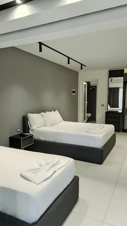 Aparthotel Garden Rooms Golem